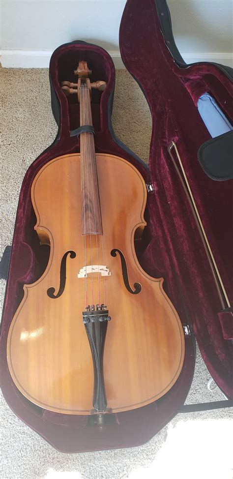 Fabulous cello with horse hair bow, resin, case on wheels, D18. . Used cello for sale